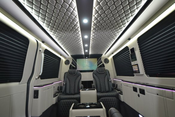 2018 Mercedes-Benz Sprinter CEO Sprinter for Sale in Springfield, MO - Photo 2