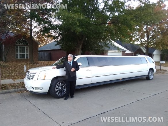 2007 Cadillac Escalade  Limousine