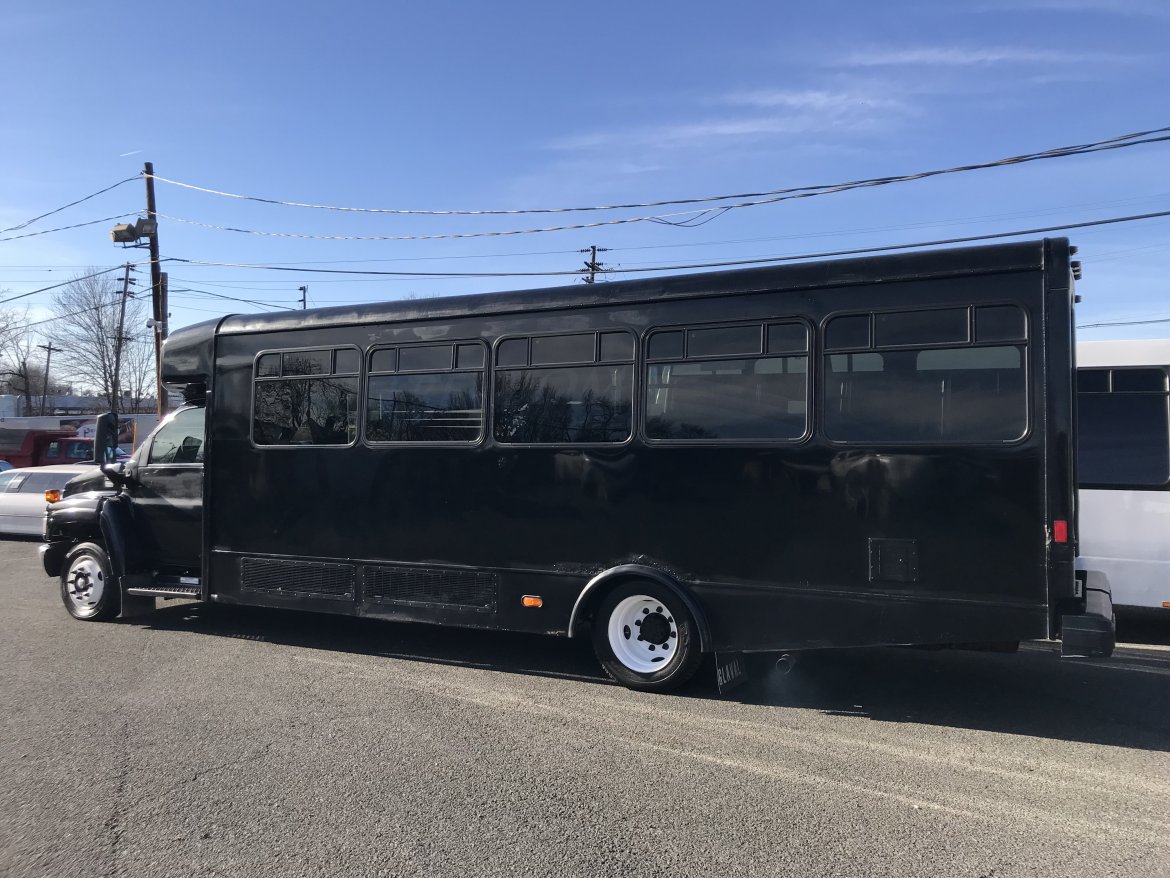 Shuttle Bus for Sale in Hillside, NJ - Photo 2
