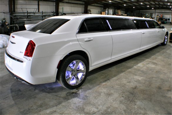 2019 Chrysler 300 Limousine for Sale in springfield, MO - Photo 3