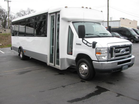 2014 Ford E450 Shuttle Bus for Sale in Nashville, TN - Photo 2