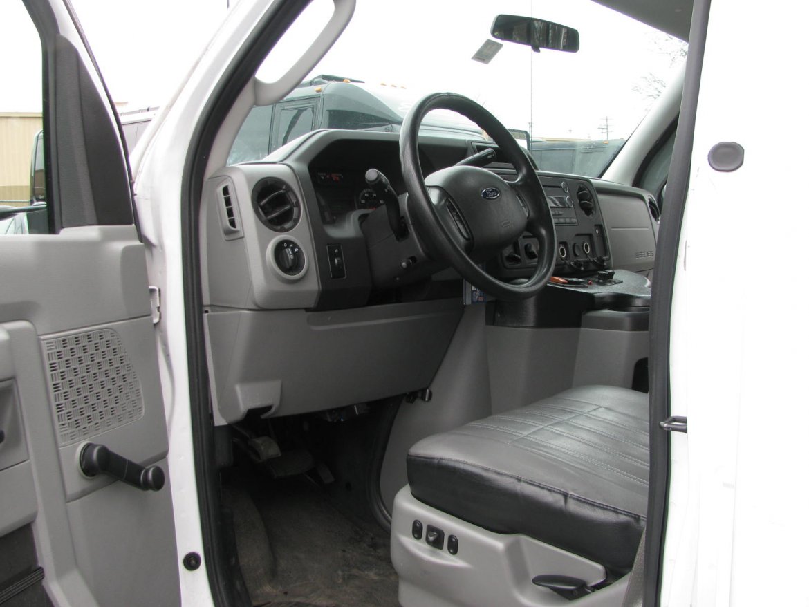 Shuttle Bus for Sale in Nashville, TN - Photo 7