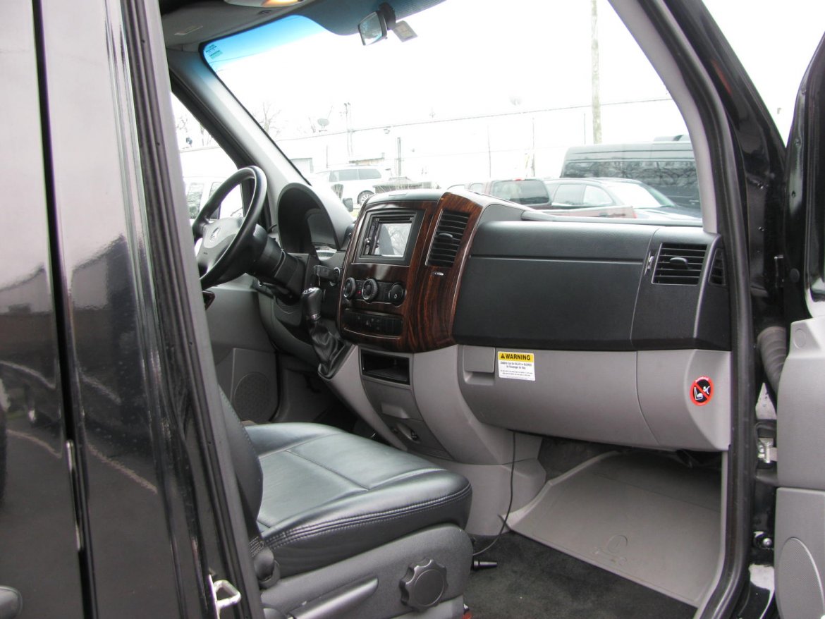 Executive Shuttle for Sale in Nashville, TN - Photo 6