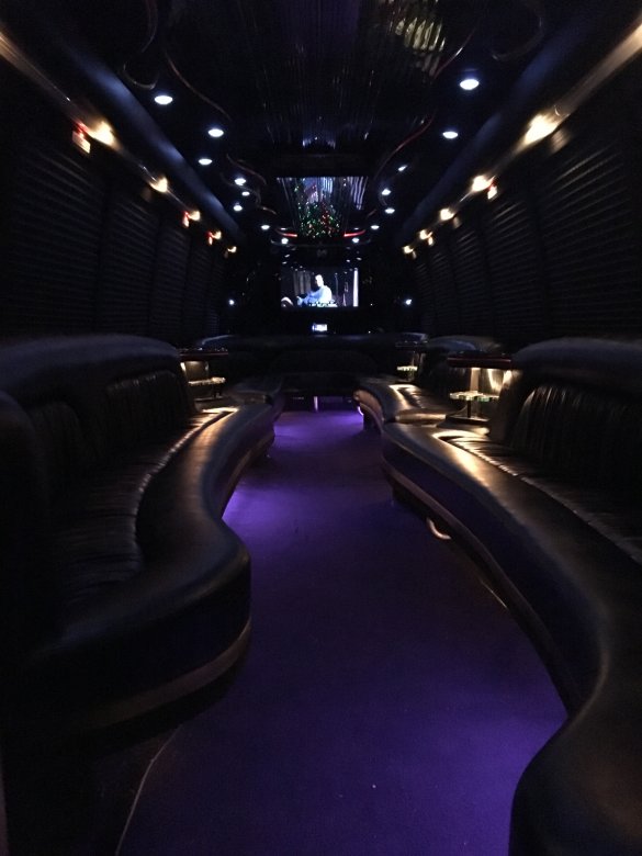 2008 International 3200 Limo Bus for Sale in Richmond, VA - Photo 3
