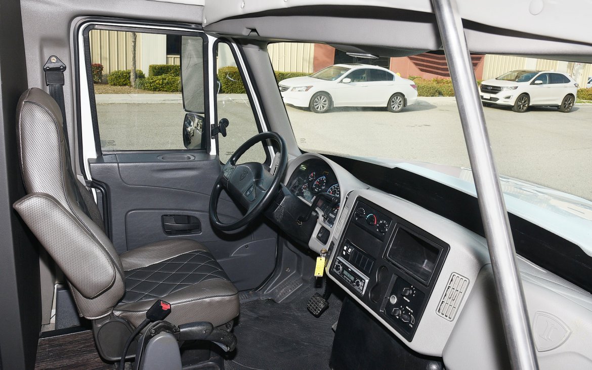 Limo Bus for Sale in Fontana, CA - Photo 10