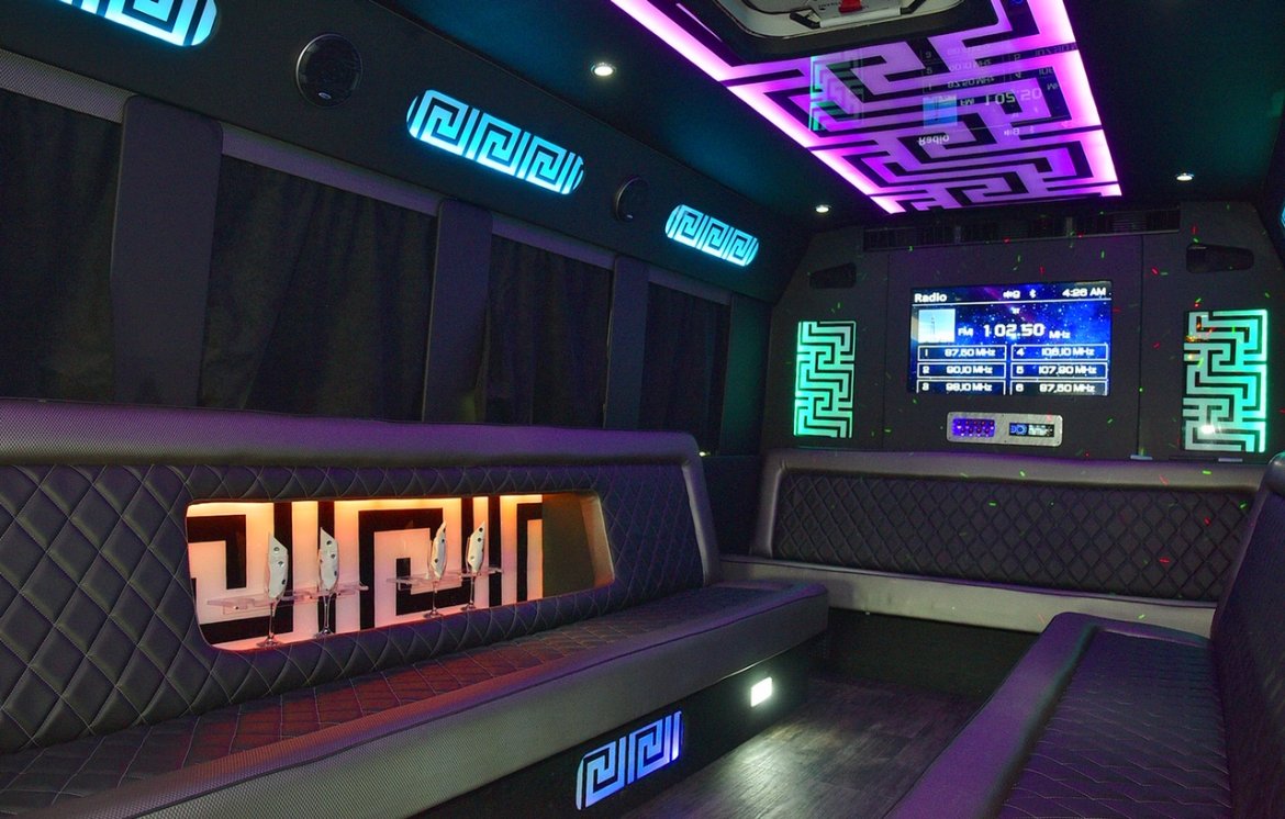 Limo Bus for Sale in Fontana, CA - Photo 11