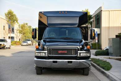 2006 GMC 5500 Limo Bus for Sale in Fontana, California, US - Photo 3