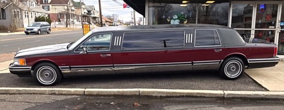 1992 Lincoln Town Car Antique for Sale in Oaklyn, NJ - Main Photo