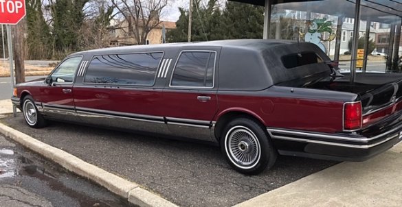 1992 Lincoln Town Car Antique for Sale in Oaklyn, NJ - Photo 2
