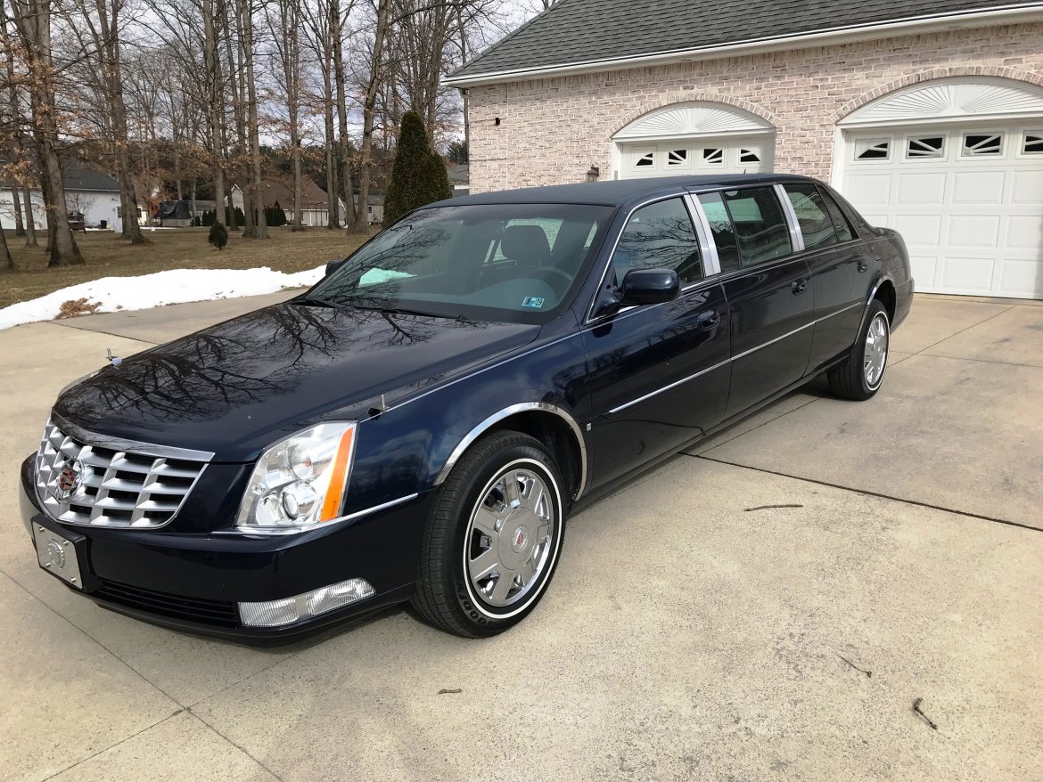 Limousine for sale: 2007 Cadillac DTS by Superior