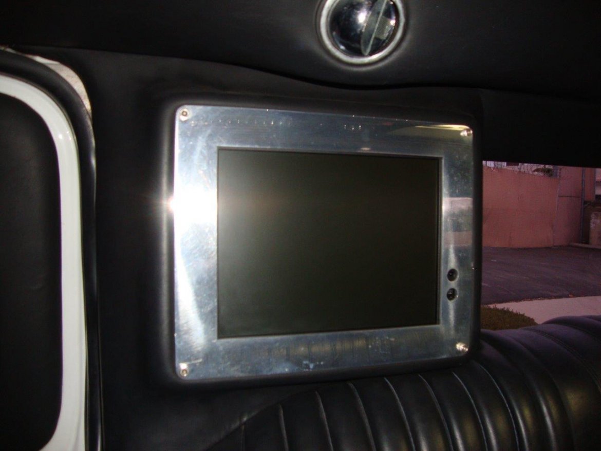 SUV Stretch for Sale in Carson, CA - Photo 14