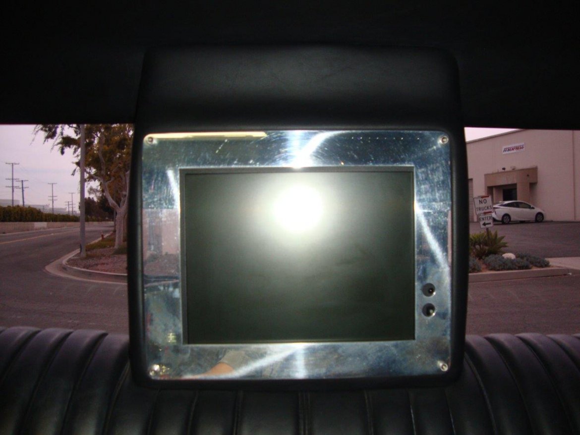SUV Stretch for Sale in Carson, CA - Photo 17