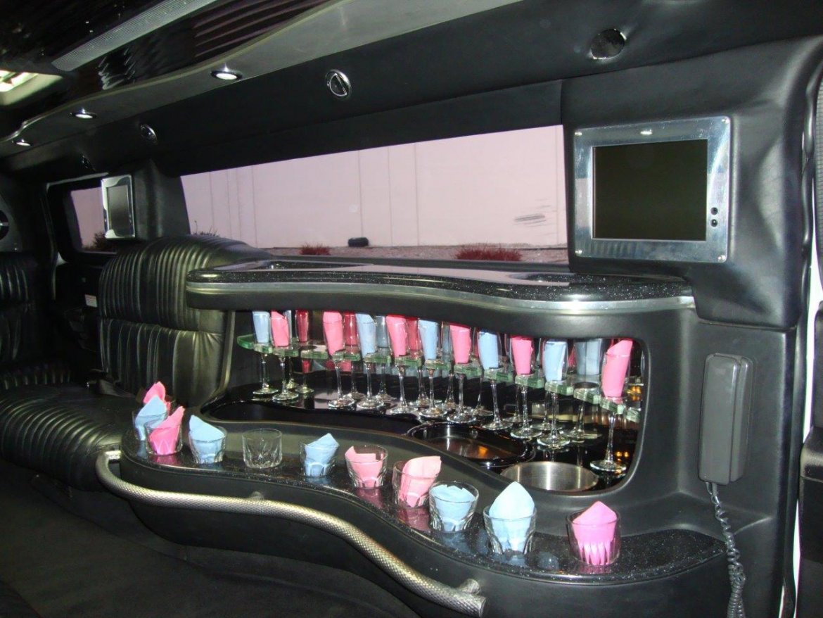 SUV Stretch for Sale in Carson, CA - Photo 18