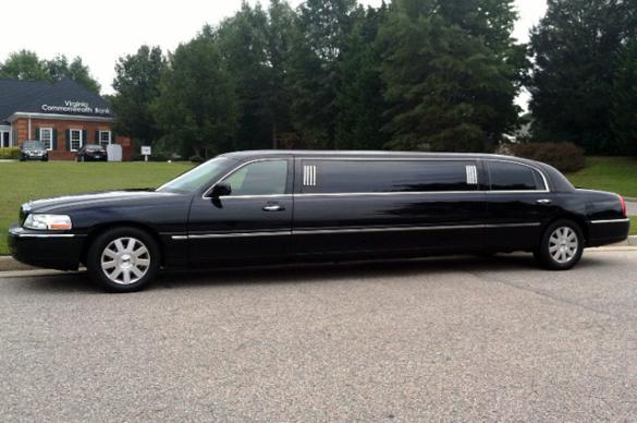 2004 Lincoln Lincoln Limousine for Sale in Trenton, NJ - Photo 2