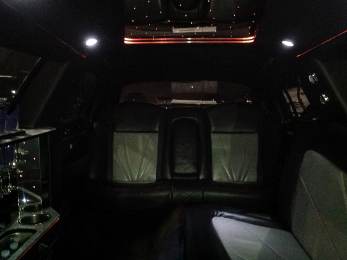 Photo of Sedan for sale: 2007 Lincoln Lincoln Town Car (254) 100&quot; by Laredo