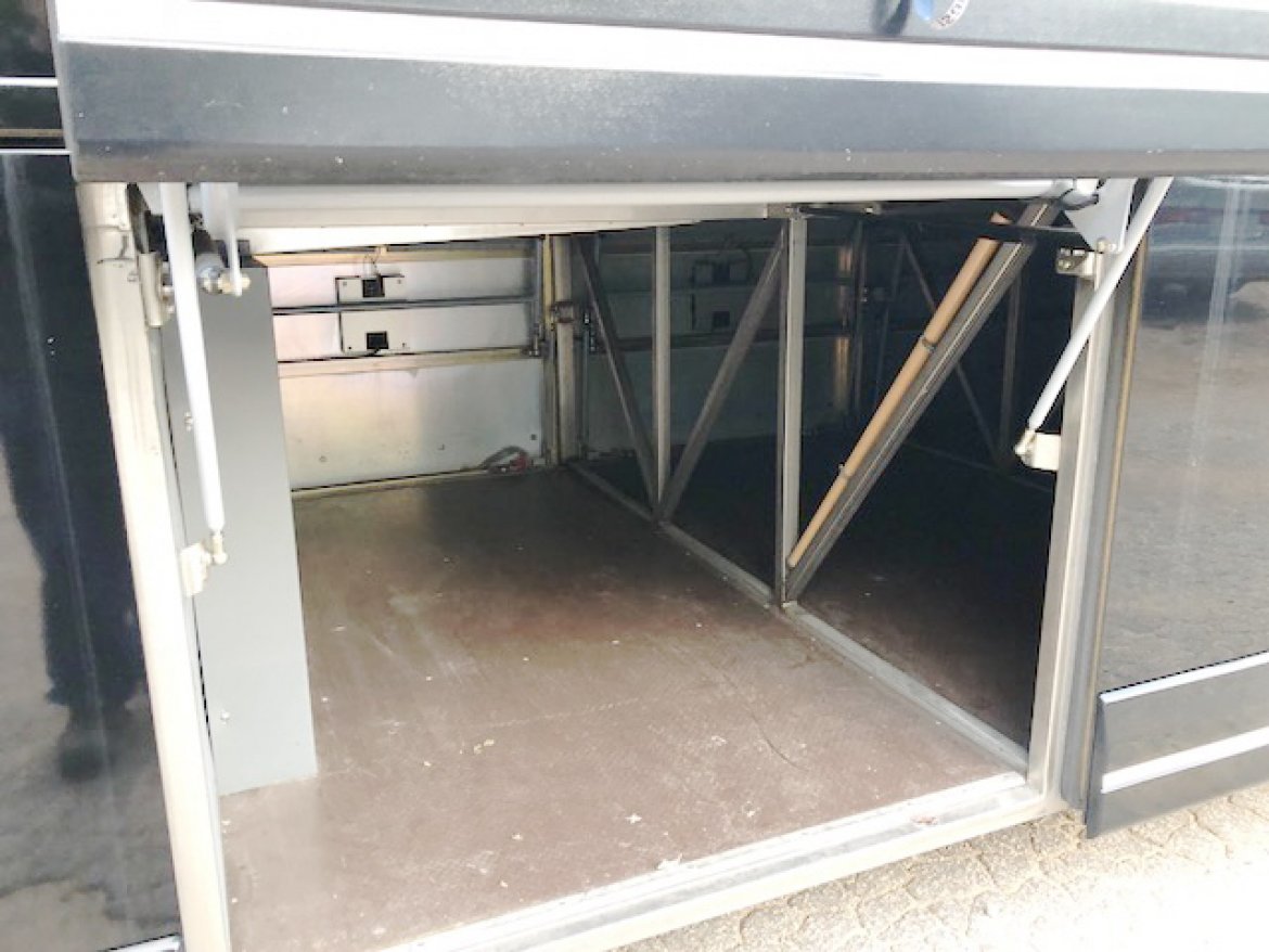 Motorcoach for Sale in Oaklyn, NJ - Photo 9