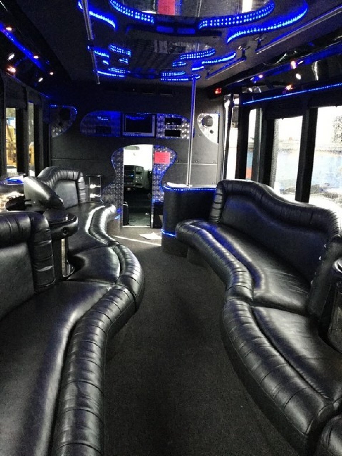 Limo Bus for Sale in Boutte, LA - Photo 5