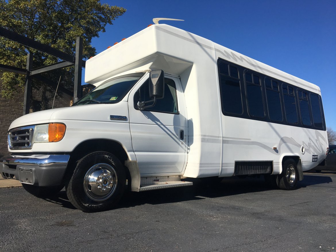 Limo Bus for sale: 2006 Ford E450 28&quot; by Diamond Coach