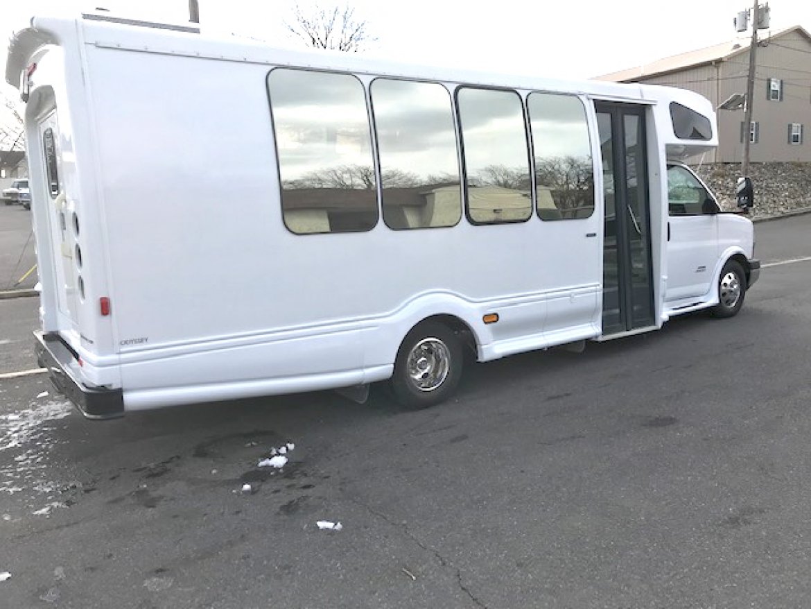 Shuttle Bus for Sale in Oaklyn, NJ - Photo 3