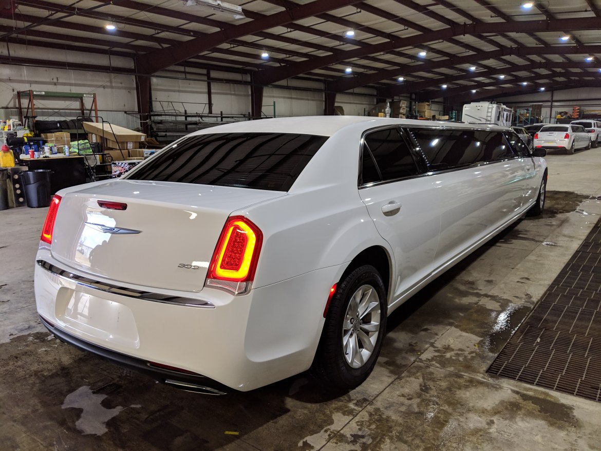 Limousine for Sale in springfield, MO - Photo 3