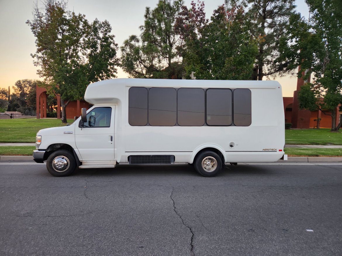 Limo Bus for sale: 2017 Ford E450 by Jacks Wholesale Division