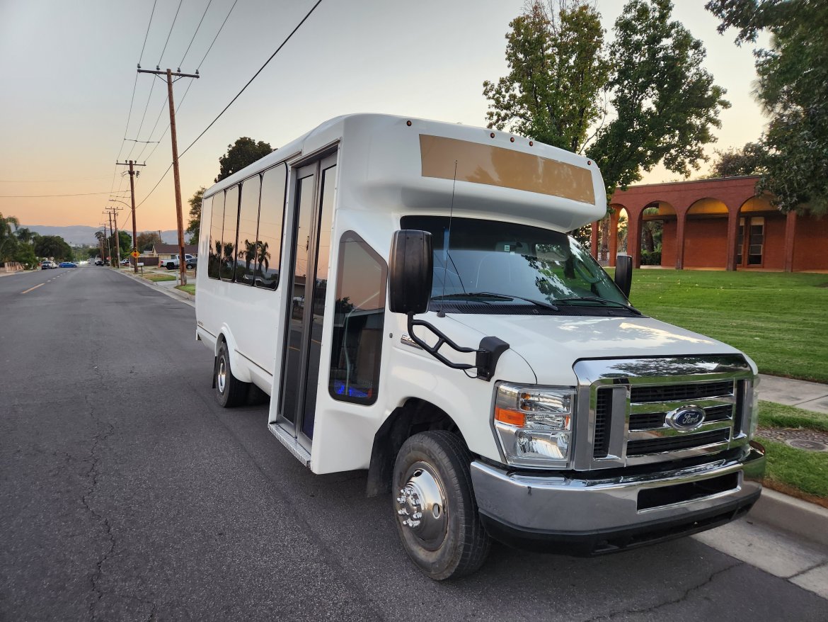 Limo Bus for Sale in Fontana, CA - Photo 6