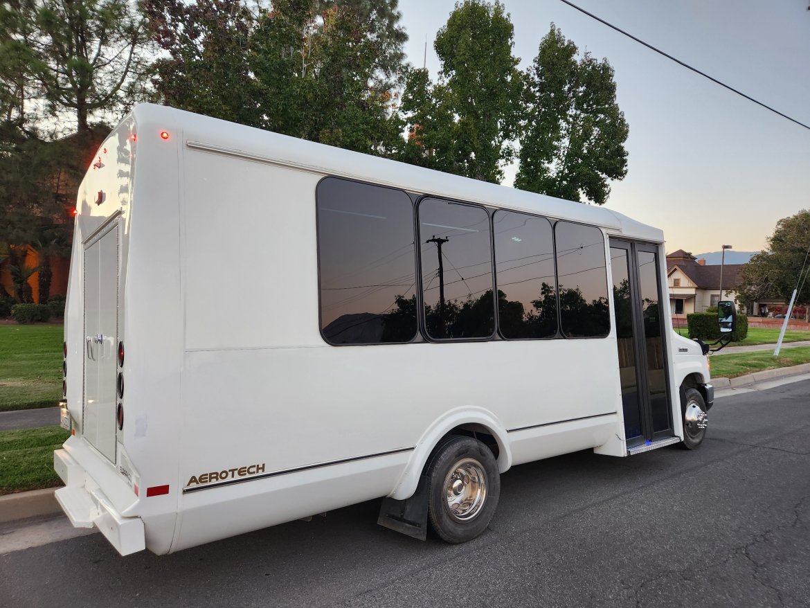 Limo Bus for Sale in Fontana, CA - Photo 10