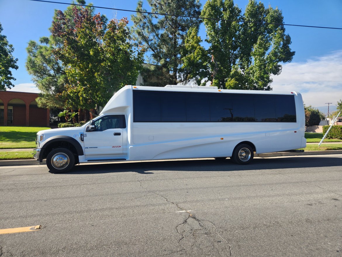 Limo Bus for Sale in Fontana, CA - Photo 20
