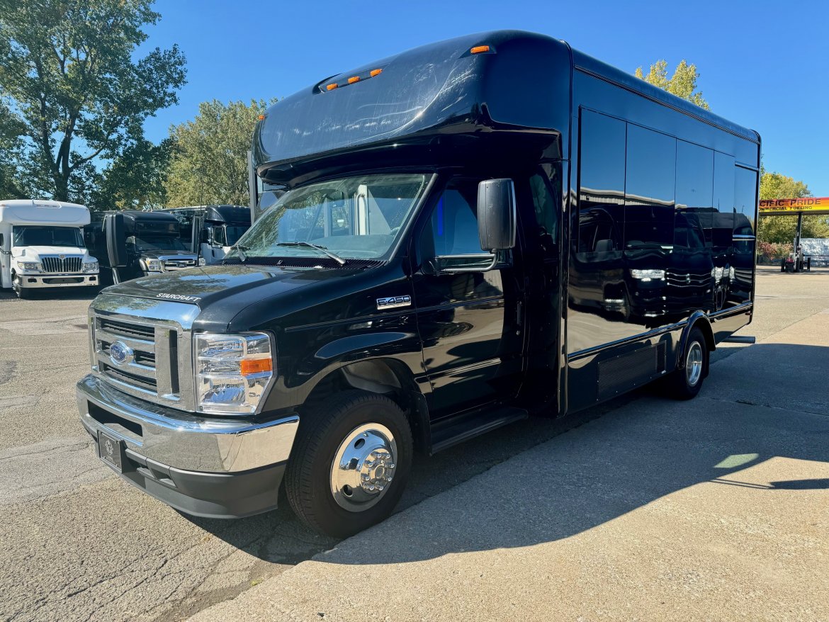 2023 Global Motor Coach Ford E-450 Limo Party Bus - Photo 3