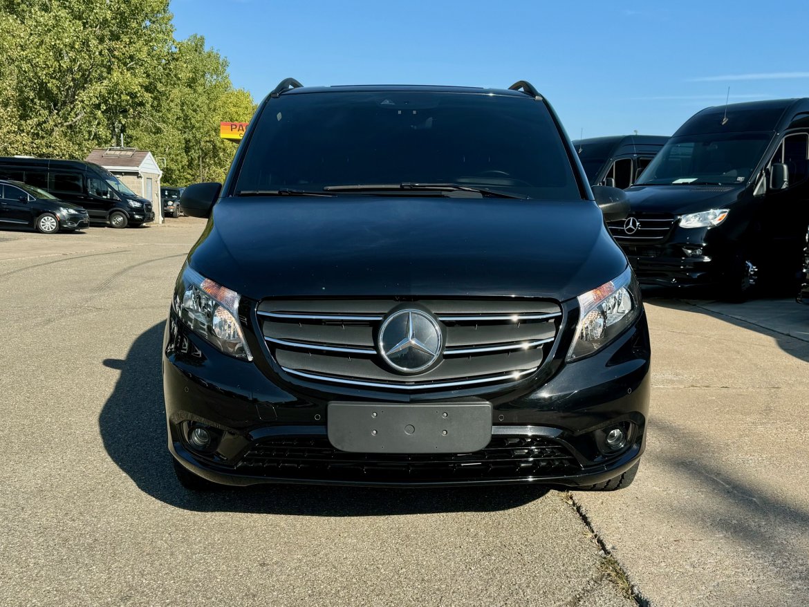2022 Mercedes-Benz Metris Sprinter Shuttle - Photo 2