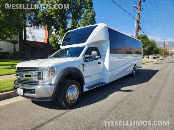 2019 Ford F550 31 Passenger Shuttle Shuttle Bus for Sale in Fontana, CA - Main Photo
