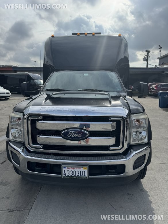 2016 Ford F 450 Shuttle Bus for Sale in Laguna Niguel, CA - Main Photo