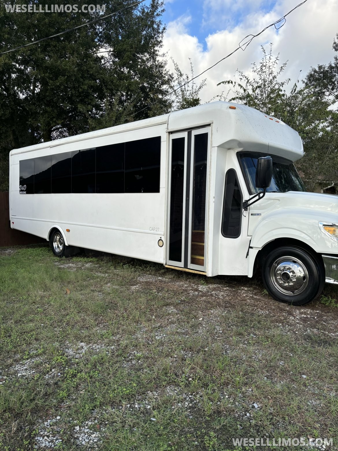 2014 International Longstar Limo Bus - Photo 4