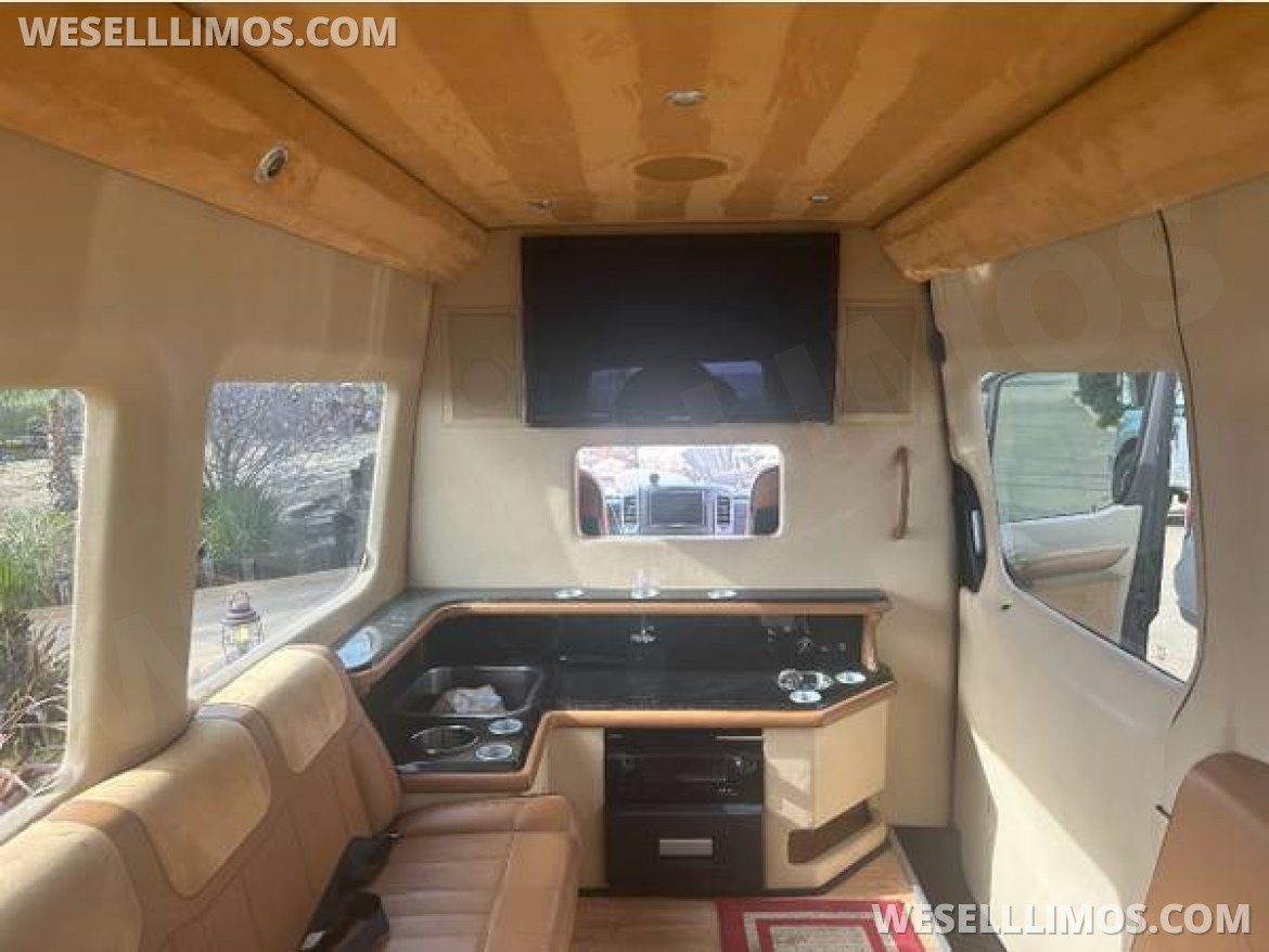 2010 Mercedes-Benz 2500 Party Bus Sprinter Van Sprinter - Photo 2