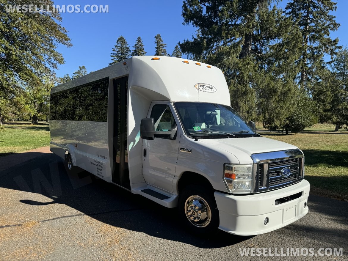 Photo of Limo Bus for sale: 2016 Ford E450 Limo Bus 28&quot; by Tiffany Coachworks