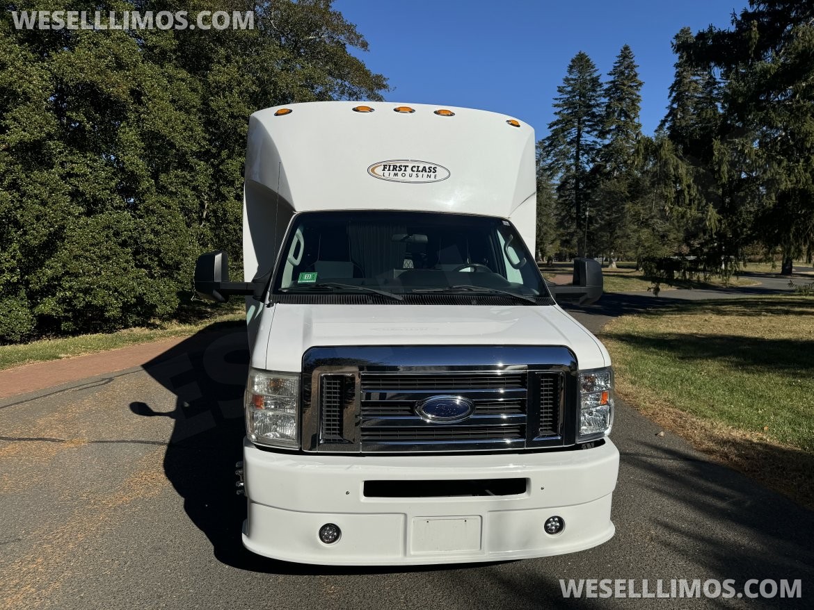 Photo of Limo Bus for sale: 2016 Ford E450 Limo Bus 28&quot; by Tiffany Coachworks