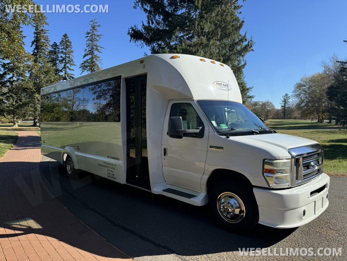 Photo of Limo Bus for sale: 2016 Ford E450 Limo Bus 28&quot; by Tiffany Coachworks