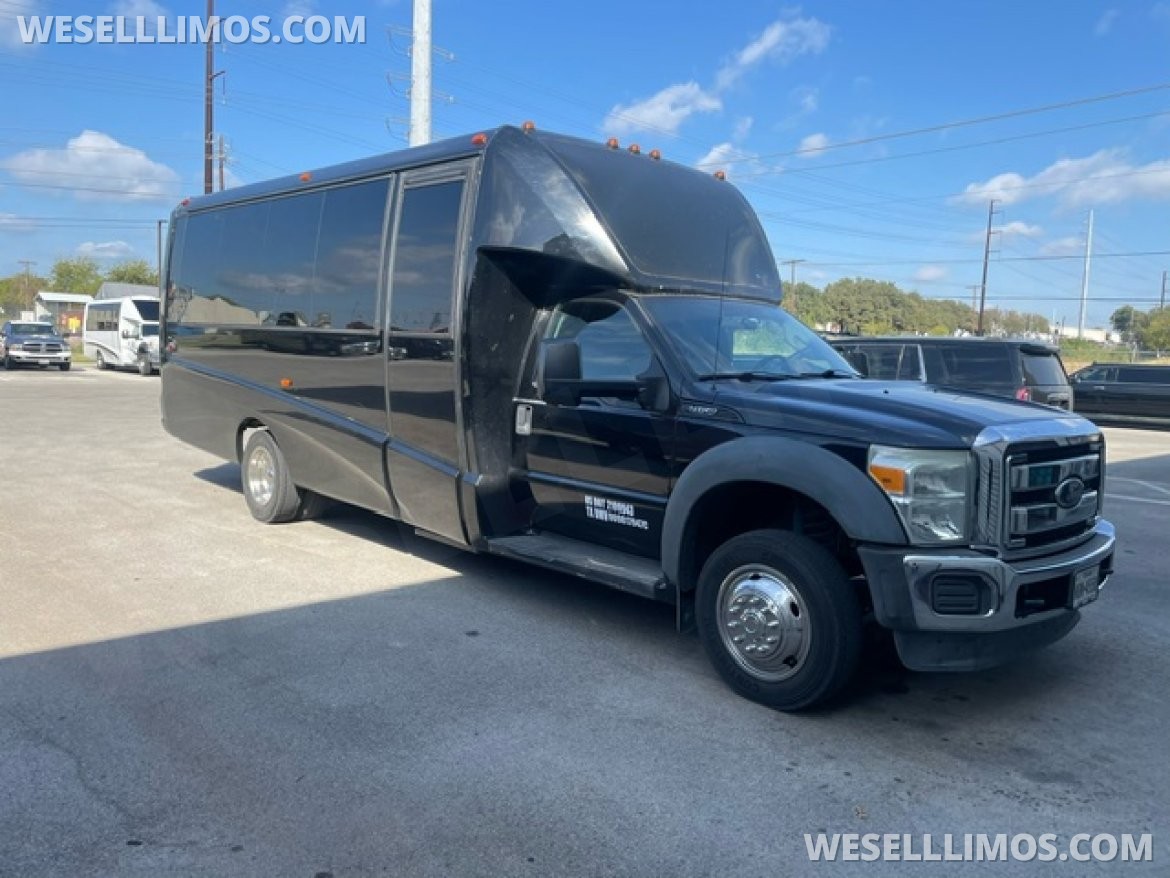 2015 Grech Motors Ford F450 Limo Bus - Photo 3