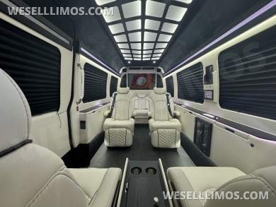 2020 Mercedes-Benz CEO Private Class Sprinter Sprinter for Sale in Springfield, Missouri, US - Photo 3
