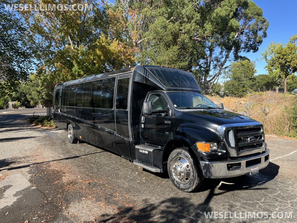 Shuttle Bus for sale: 2013 Ford F650 by Grech