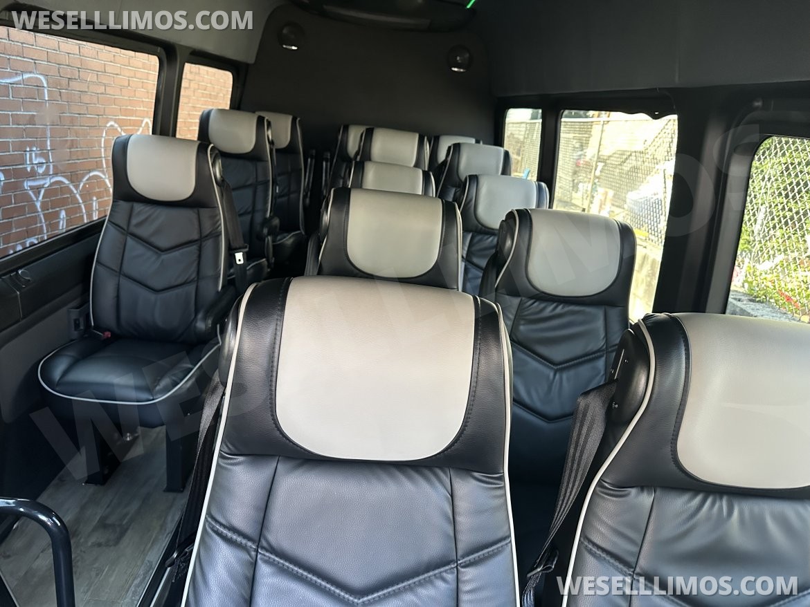2022 HQ Mercedes-Benz Sprinter 3500  Sprinter - Photo 3
