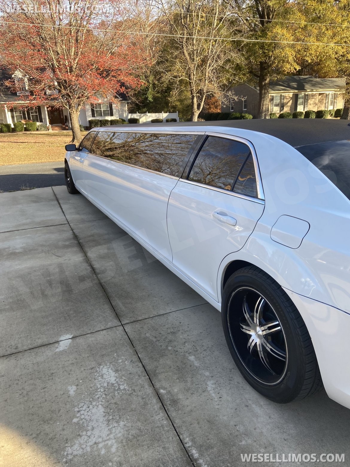 Limousine for sale: 2013 Chrysler 300 30&quot;