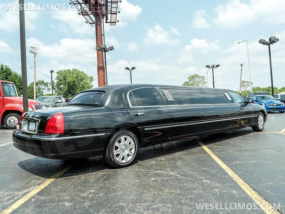 Limousine for sale: 2007 Lincoln Town Car Executive Stretch