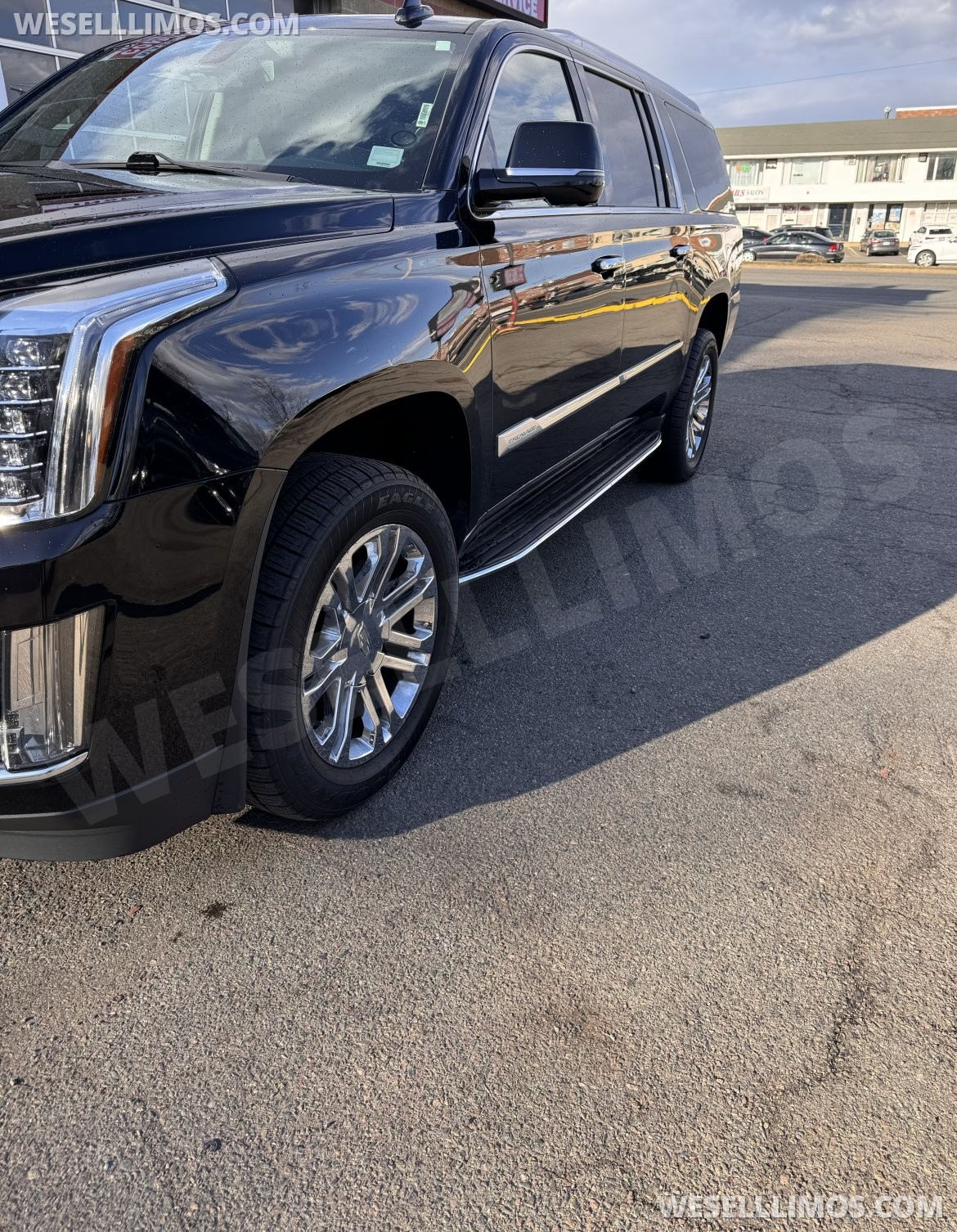 2020 Cadillac Esclade ESV SUV - Photo 2