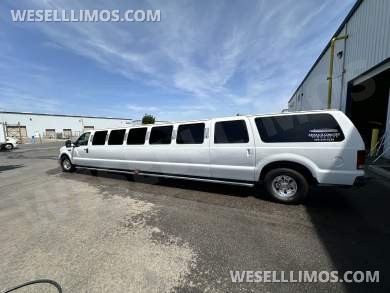 2005 Ford Excursion 200in stretch SUV Stretch for Sale in Visalia, California, US - Photo 3