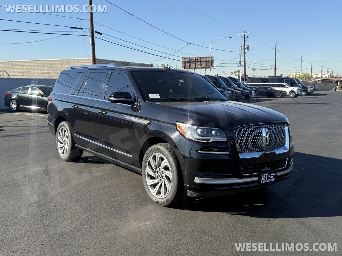 SUV for sale: 2022 Lincoln Naviagor L