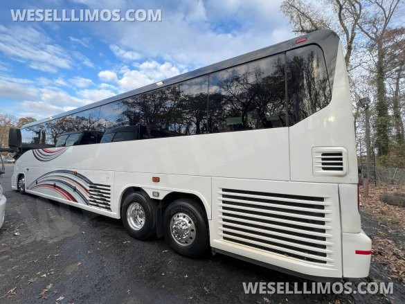 2018 MCI J4500 Motorcoach for Sale in Rockville, MD - Photo 3