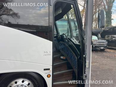 2018 MCI J4500 Motorcoach - Motorcoach for Sale in Rockville, MD - Photo 4