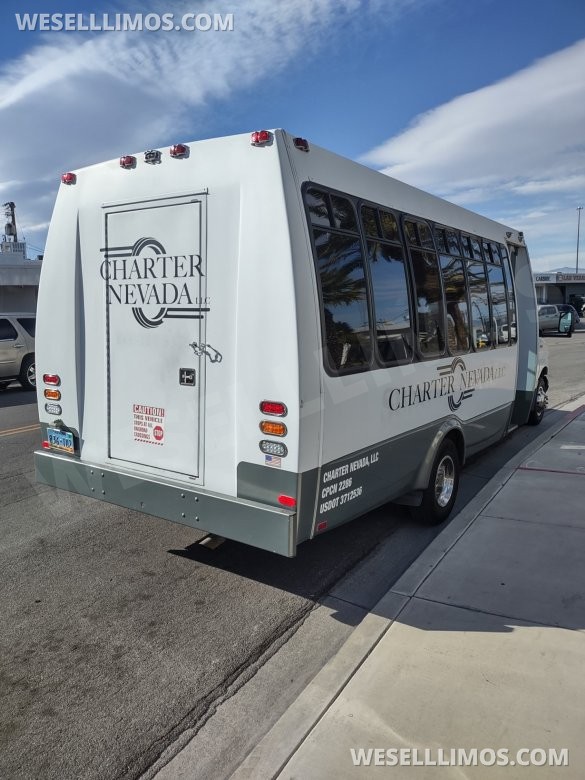 1998 Ford E 450 Shuttle Bus for Sale in Las Vegas, NV - Photo 3