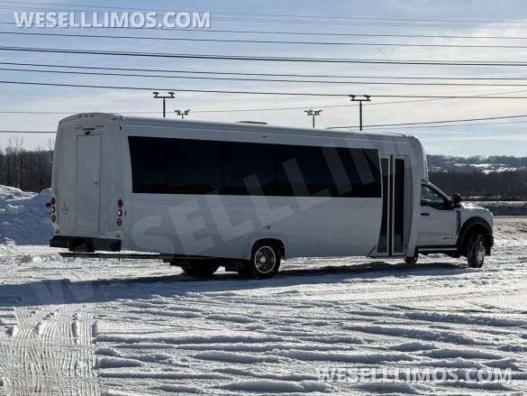 FORD F550 Custom Luxury Limo Bus by LGE Coachworks
